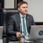 Šimun: Razumijevanje djece i osoba sa autizmom predstavlja temelj humanijeg društva 17 ministar zdravlja Vojislav Simun 696x432 558x900 Radio televizija Rožaje