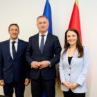 Gutić i De Dominićis: Ulaganje u dječju i socijalnu zaštitu ulaganje je u budućnost 6 ffff 600x900 Radio televizija Rožaje
