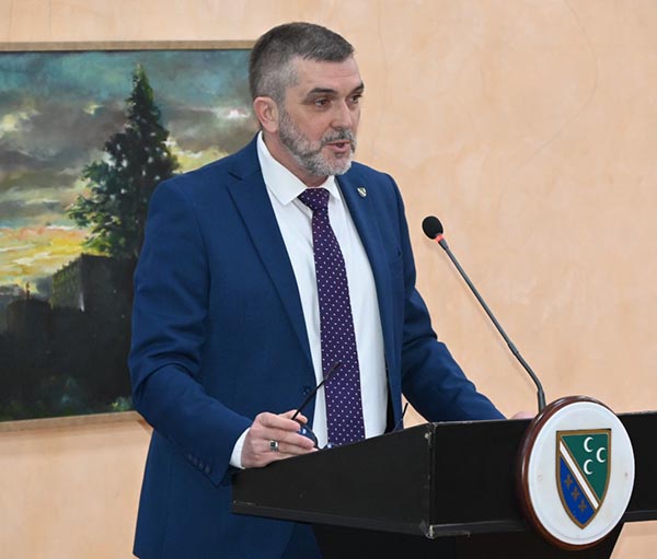 Predsjednik BNV u Srbiji dr Fuad Baćićanin čestitao Dan bošnjačke nacionalne zastave i 35 godina Bošnjačkog nacionalnog vijeća obilježavamo s ponosom