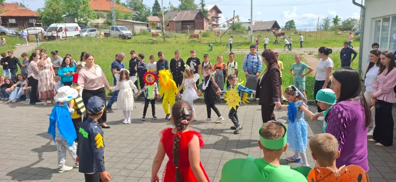 OŠ “Milun Ivanović“ iz Biševa priredila maskenbal za prvake