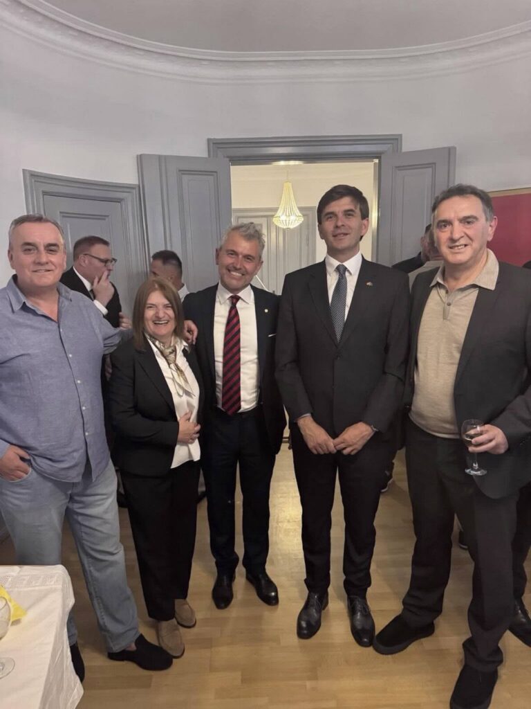 Ministar Azemović u Kraljevini Danskoj: Poziv dijaspori da podrži razvojne procese i ekonomski napredak Crne Gore 1 724124424 1000464069037908 1137927389573222888 n Radio televizija Rožaje
