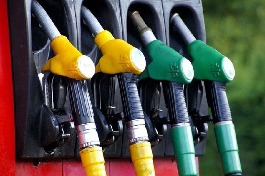 Nove cijene goriva: Benzin skuplji dva centa, dizel jeftiniji četiri