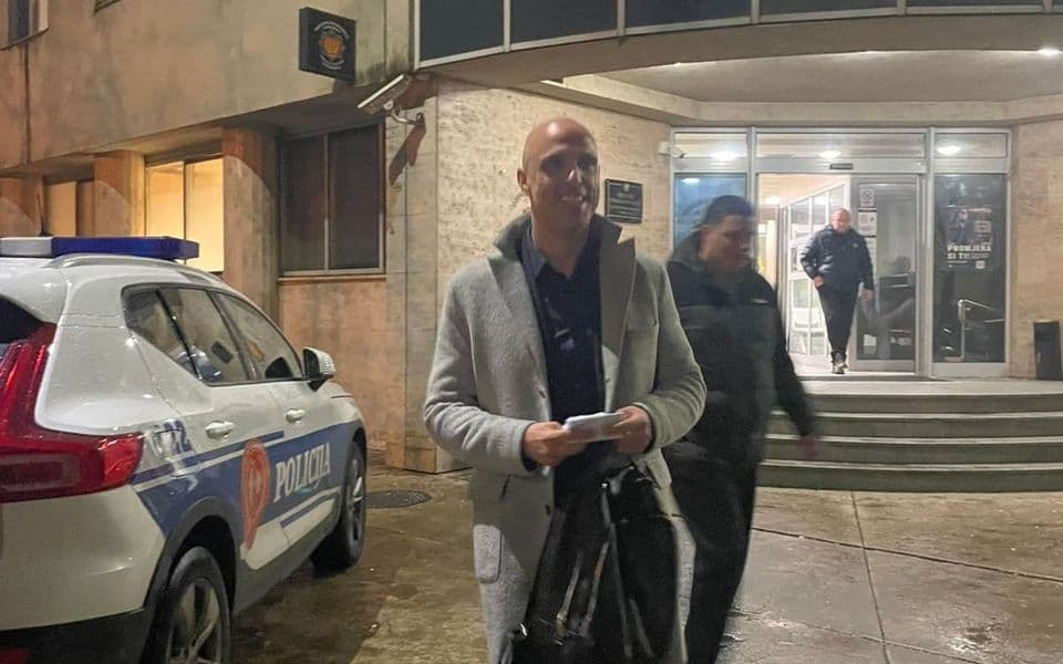 Novinaru Petru Komneniću zabranjen ulazak u Srbiju