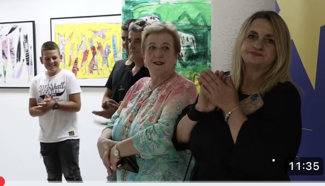 U PETNJICI OTVORENA IZLOŽBA AKADEMSKOG SLIKARA EDINA KAPLANIJA 🖌