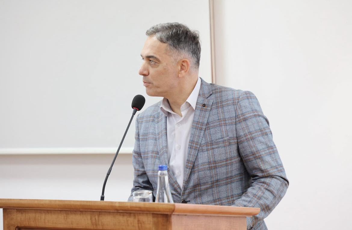 KO TO KOME PRIJETI?