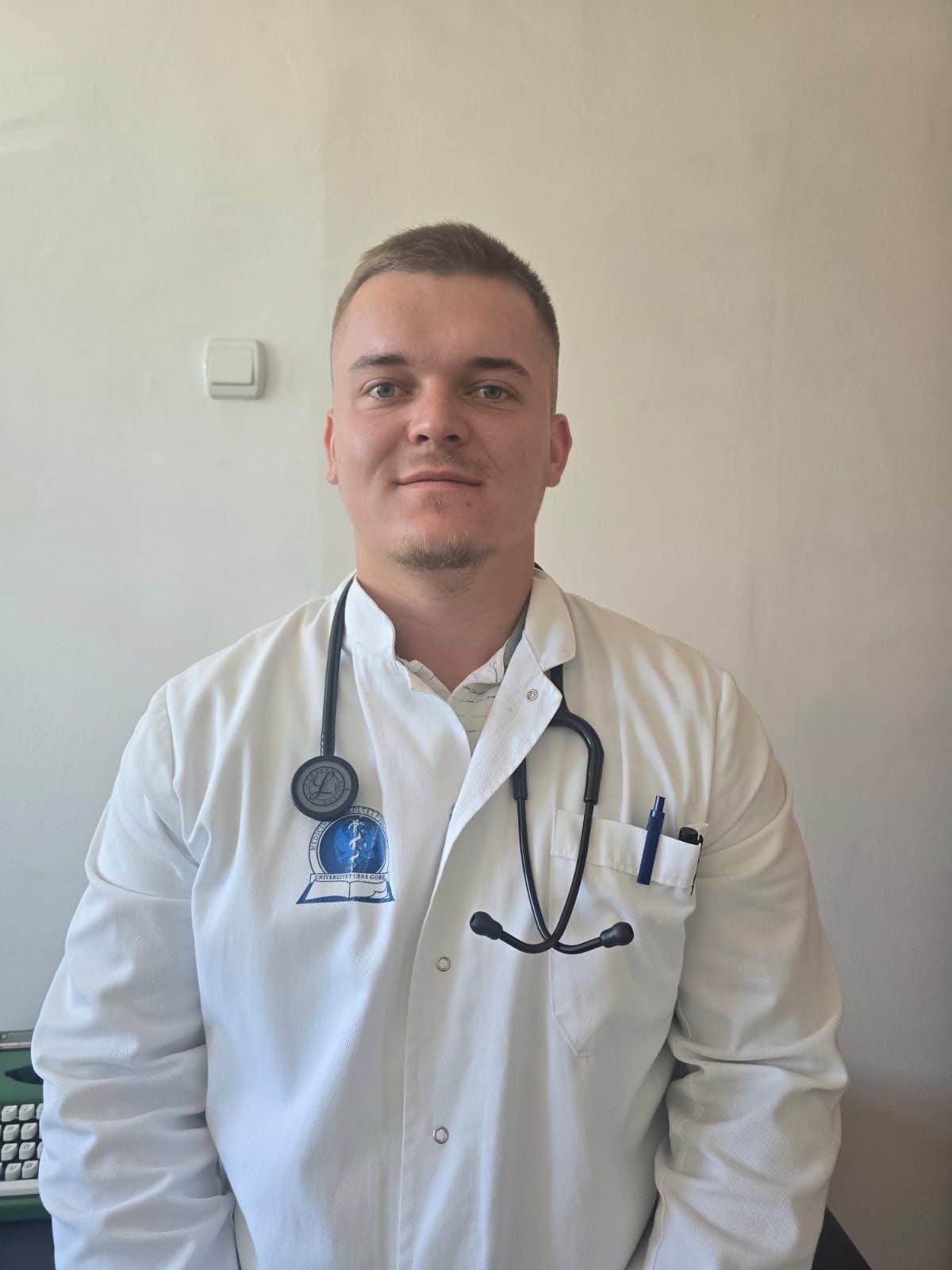Rožaje bogatije za još jednog doktora medicine – Eldin Skenderović na volonterskom stažu u Domu zdravlja