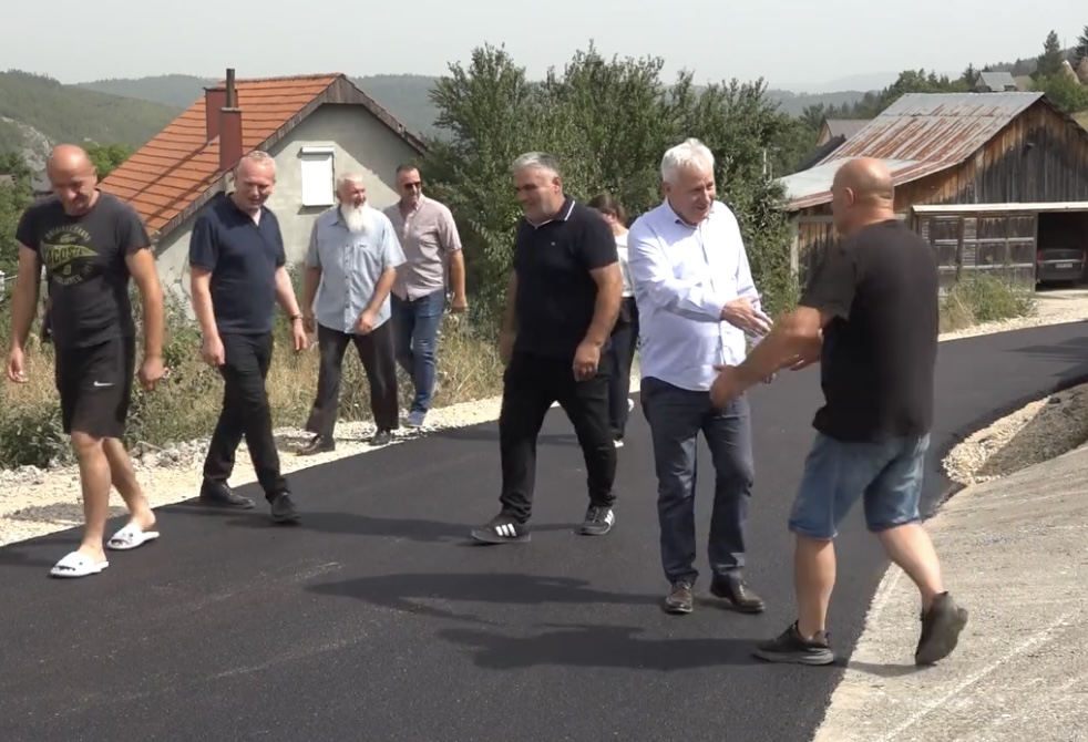 Započeti radovi na obnovi seoskih lokalnih i nekategorisanih puteva
