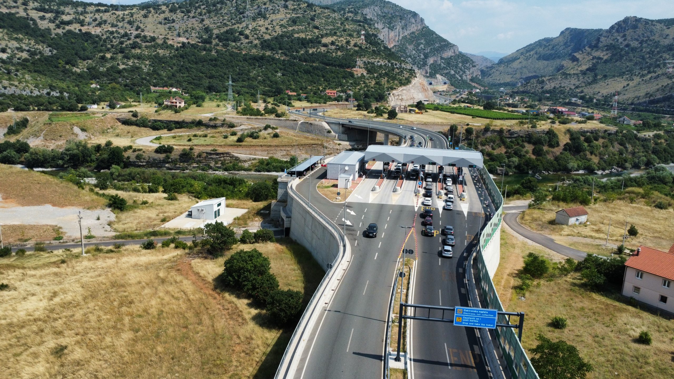 Auto-putem od početka godine prošlo 2,3 miliona vozila