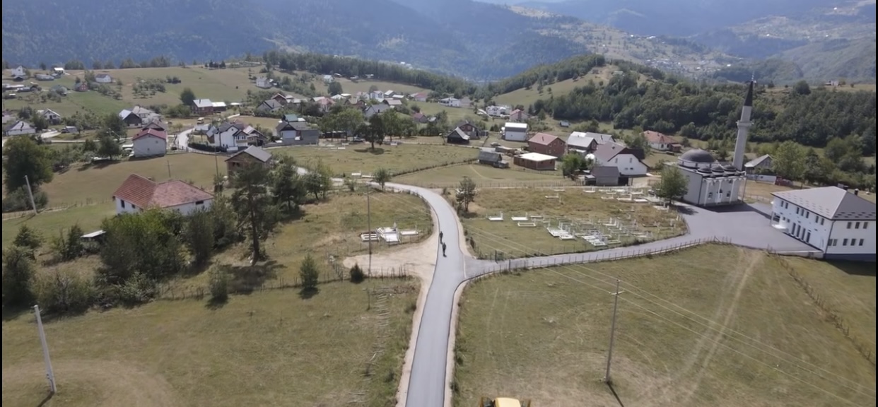 U Radetini završeno asfaltiranje oko tri kilometra puta