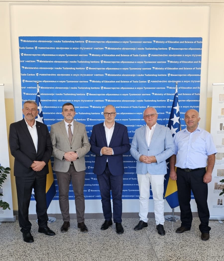 Predstavnici Bošnjačkog vijeća u Crnoj Gori razgovarali sa ministrom obrazovanja i rektorom Tuzlanskog Univeziteta o unapređenju saradnje u obrazovanju i podršci studentima